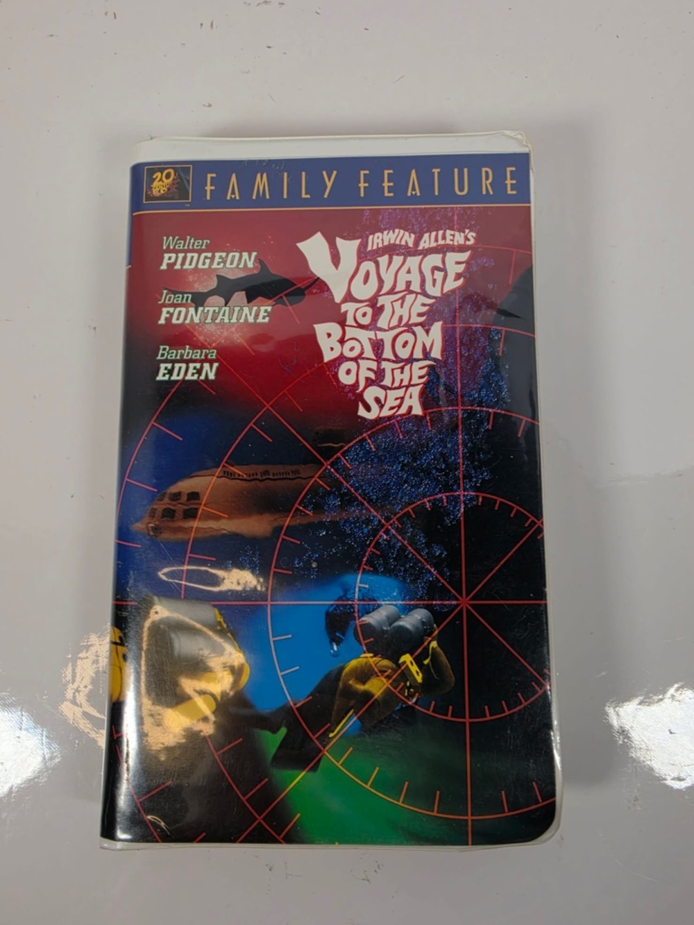 Voyage to the Bottom of the Sea - VHS - Walter Pidgeon Hardshell Case